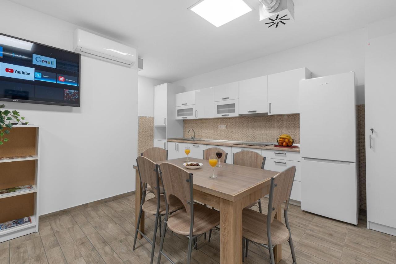 Hostel Elli Split Bagian luar foto